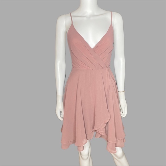 Windsor Dresses & Skirts - Windsor Beautiful Mauve Flowy Mini Dress